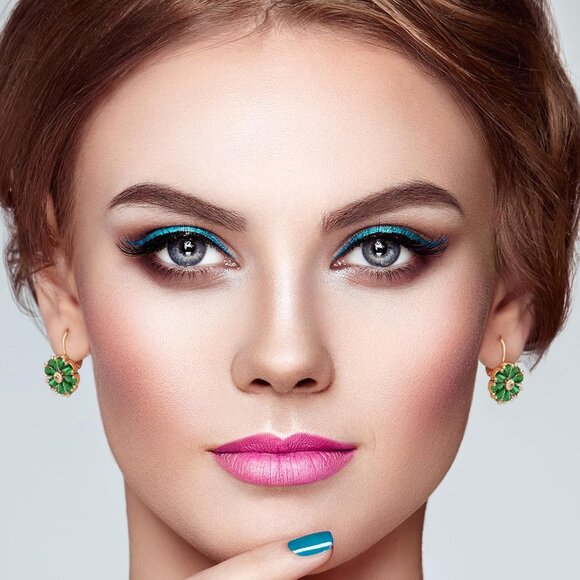 Women's Green Trendy Beautiful Unique Flower Leverback Vintage Floral Earrings - Picture 3 of 7